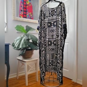 Vintage Black and White Geometric Print Maxi Midi Dress